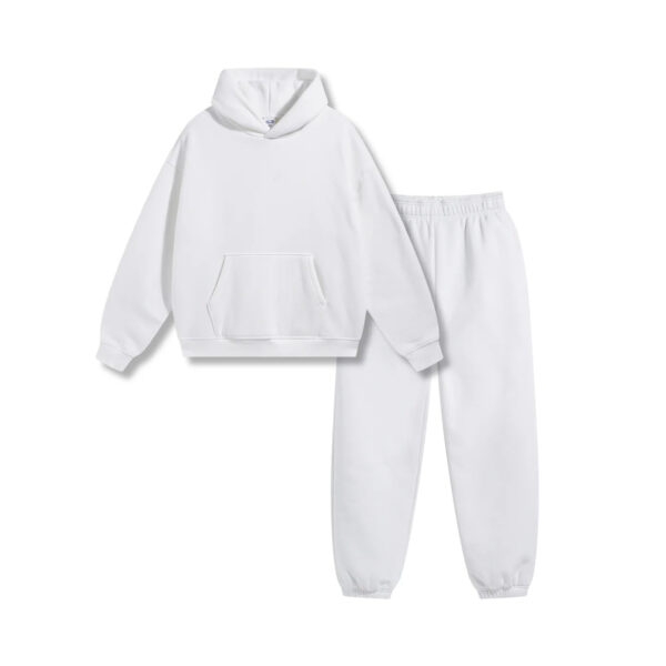 167_2d37ed92-1105-4a5d-8dd4-e8ba68b1ea08.jpg AVELURE HOODED TRACKSUIT