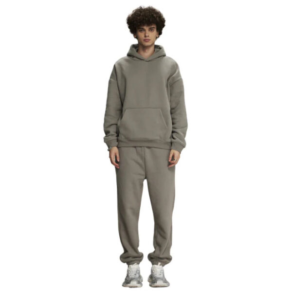 69_c48bbede-2bd5-4676-9829-eec46be7ff2f.jpg AVELURE HOODED TRACKSUIT