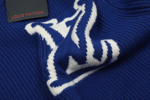 "VL" Knit
