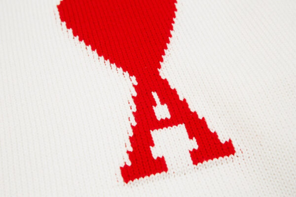 O1CN01NuMqfl1hIqGii1fMR__2216722454255-0-cib.jpg "Heart" - Sweater