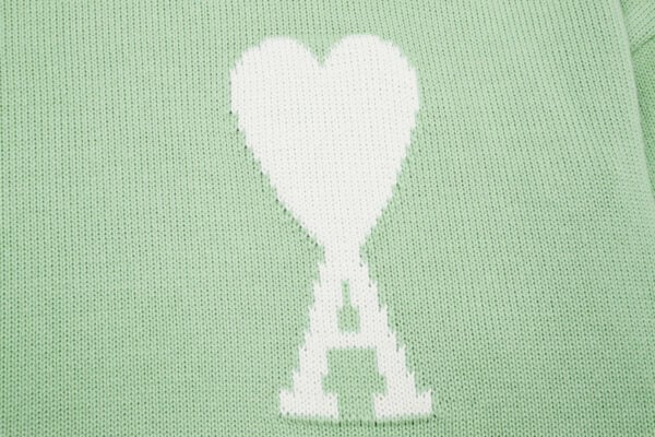 O1CN01djqwMe1hIqGjkyfd0__2216722454255-0-cib.jpg "Heart" - Sweater Mint