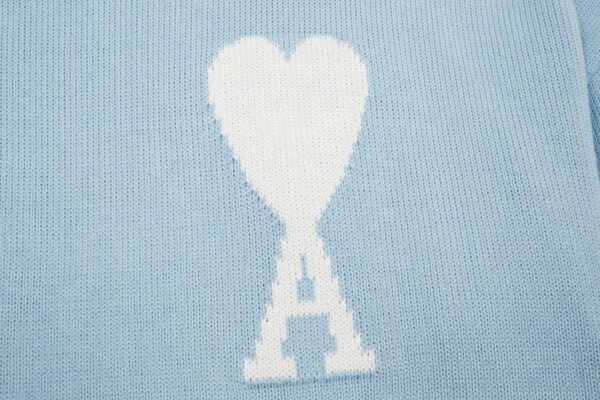 O1CN01gWsVXi1hIqGjl3Qwf__2216722454255-0-cib.jpg "Heart" - Sweater Babyblue