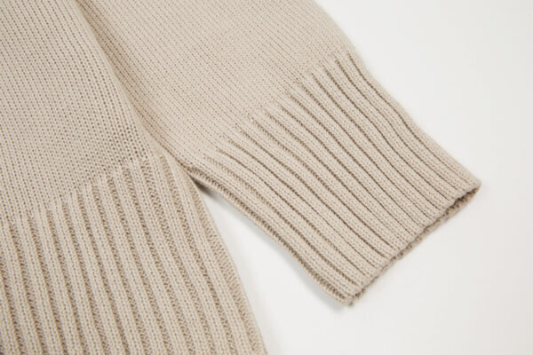 O1CN01ltX0sS1hIqGkwBuWc__2216722454255-0-cib.jpg "Heart" - Sweater Cream